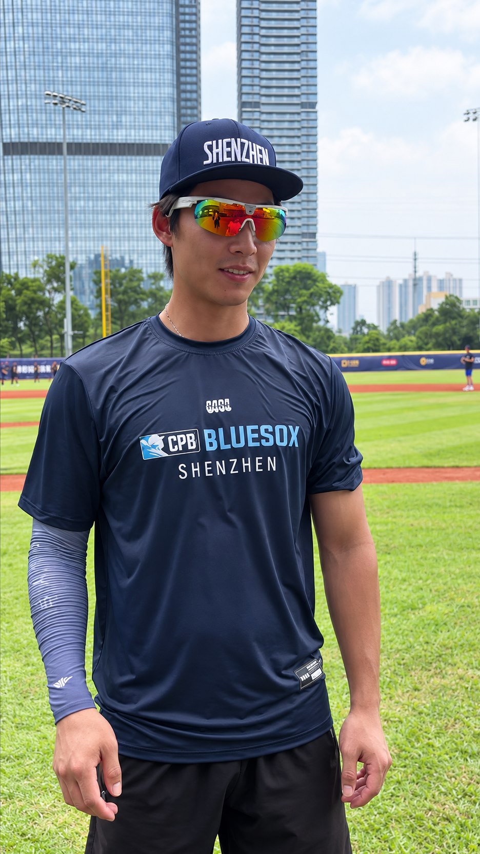 Wu wearing BIVDIKO sports glasses during baseball training